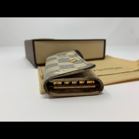 Louis Vuitton Damier Azur 4 Key Holder - Picture 4 of 11